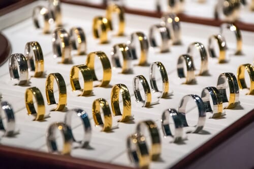 Five ways your jewelry photography can hurt your business Picup Media