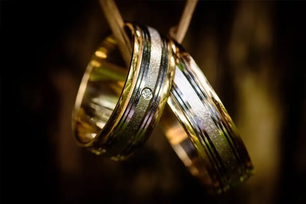 use macro lens when photographing jewelry at home