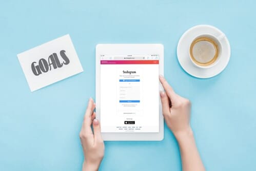 How to sell jewelry using Instagram's shoppable posts Picup Media