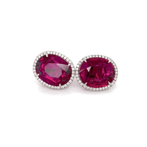 360 video of ruby diamond earrings captured using GemLightbox 360 video of ruby diamond earrings captured using GemLightbox