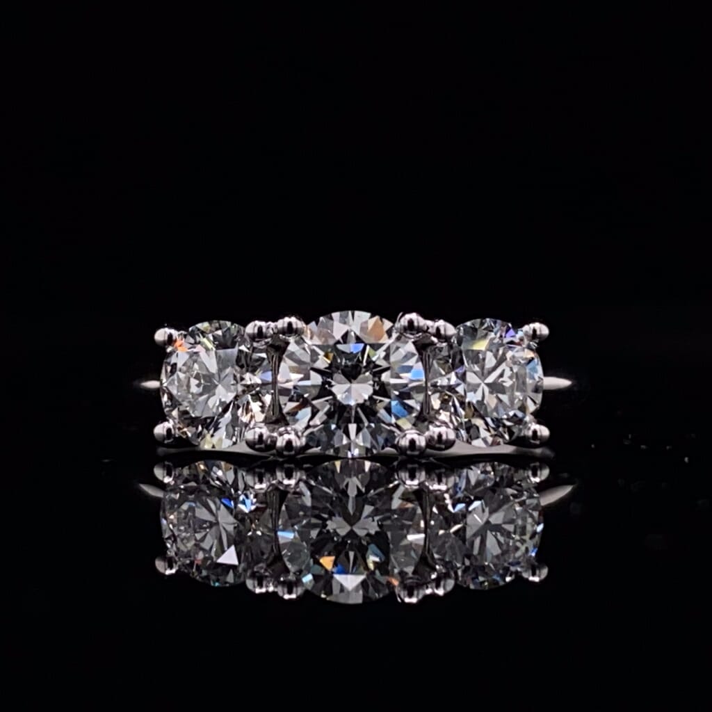 Smartphone vs DSLR - jewelry image on a black background using a smartphone