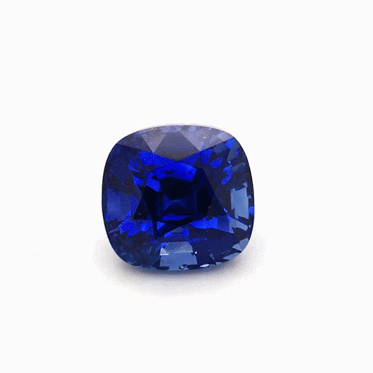 360 video of sapphire stone shot with GemLightbox